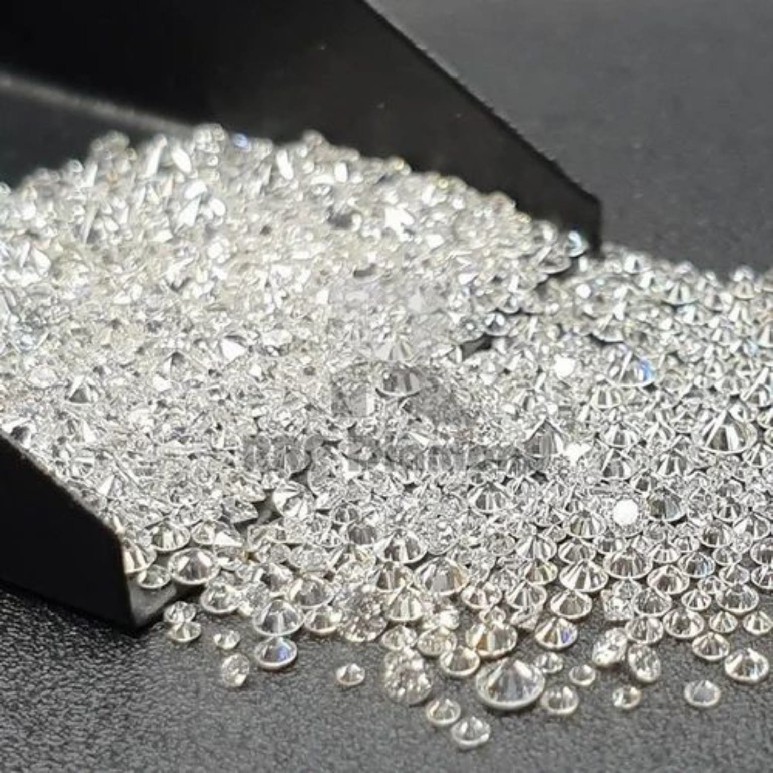 Certified natural and lab-grown loose diamonds